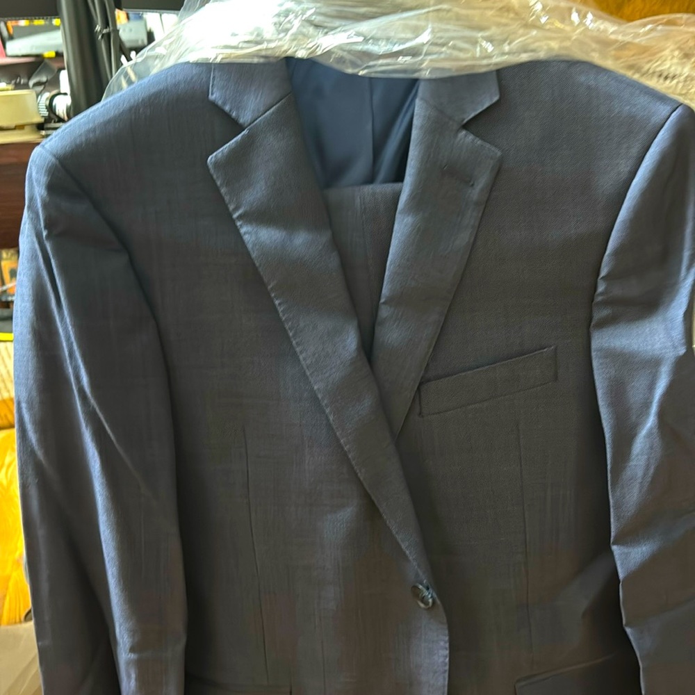 Saks fifth avenue 40s trim fit medium blue solid suit